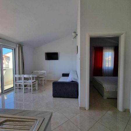 Apartments Ana Novalja Exterior photo