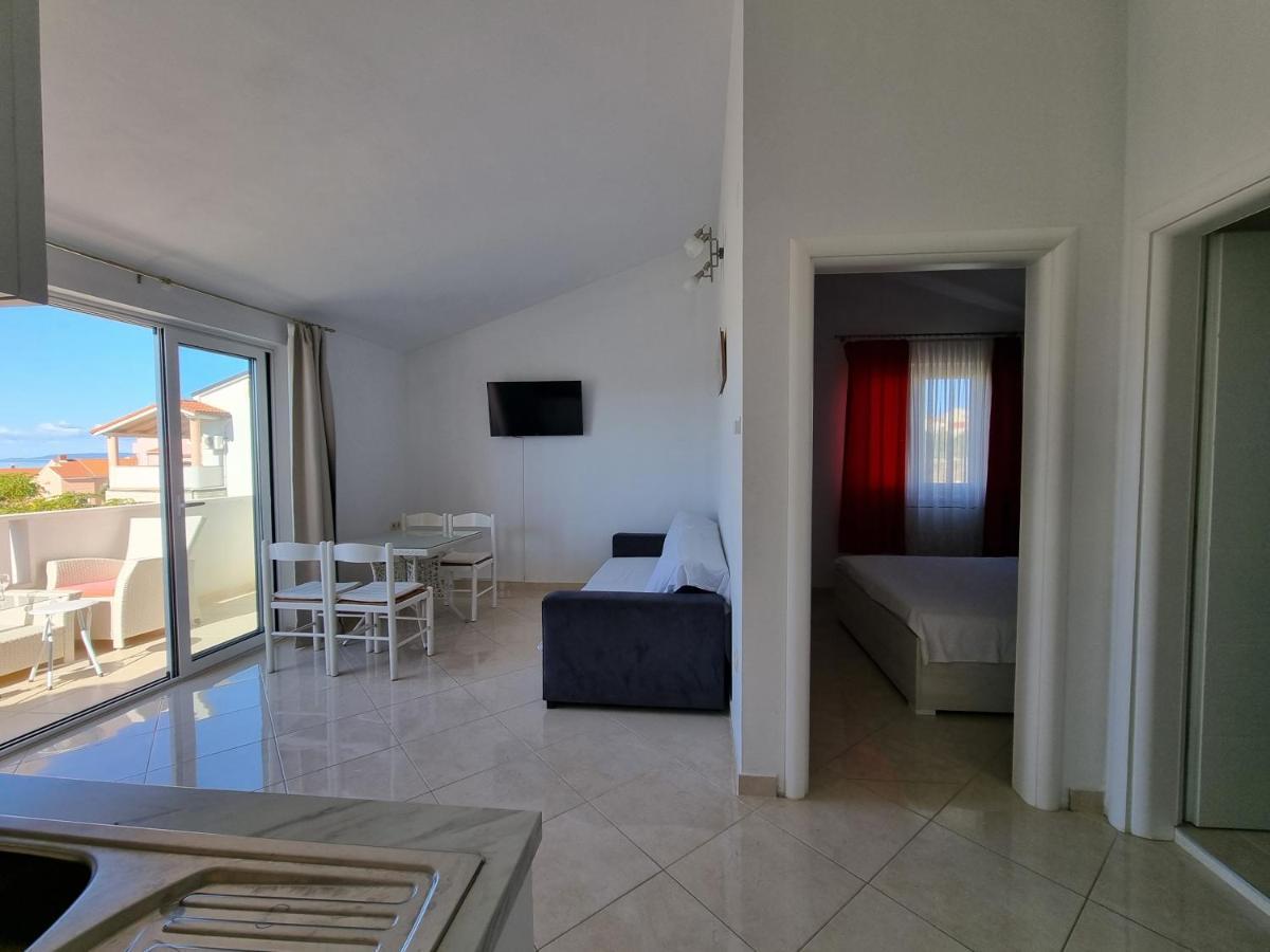 Apartments Ana Novalja Exterior photo