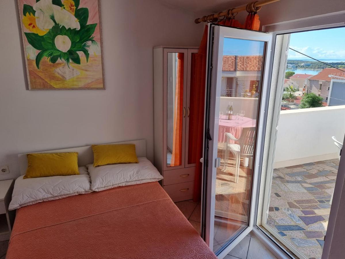 Apartments Ana Novalja Exterior photo