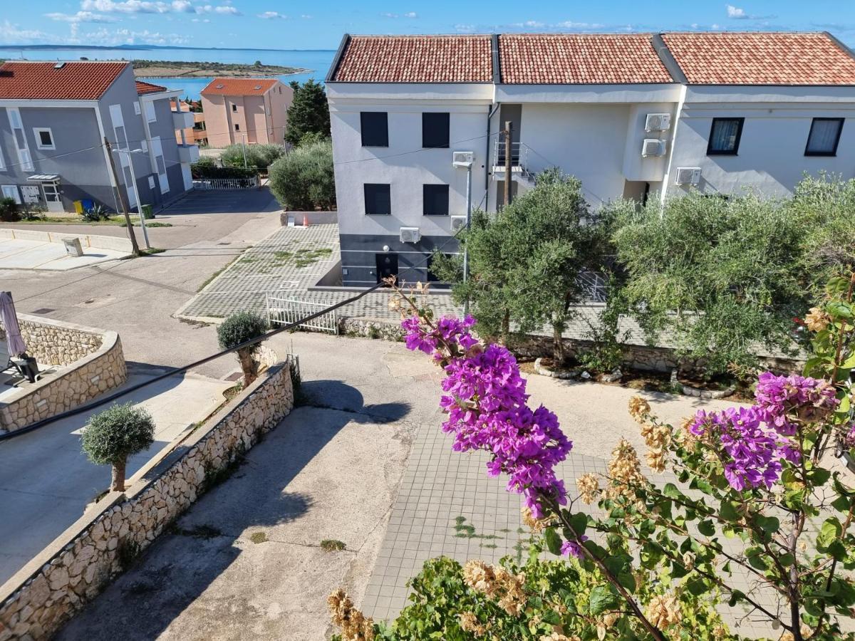 Apartments Ana Novalja Exterior photo