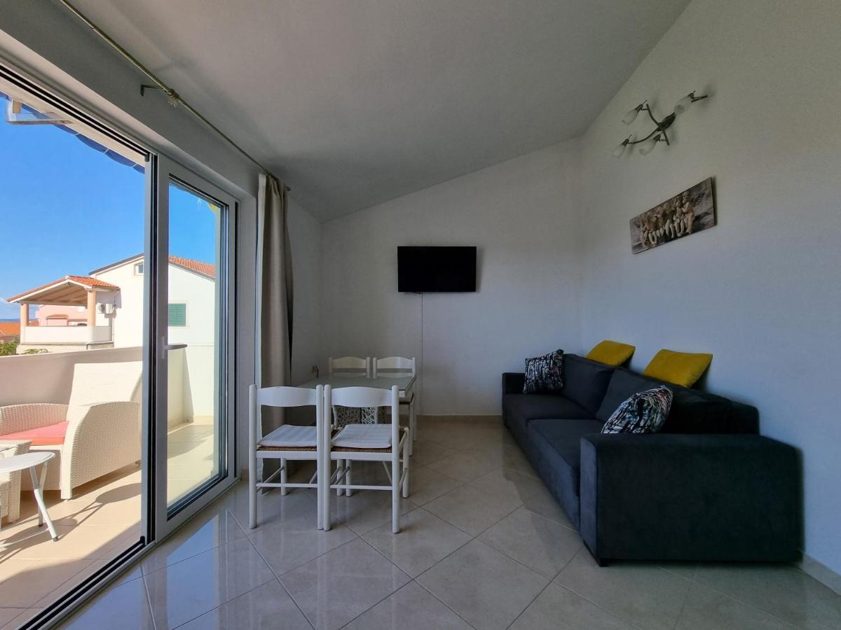 Apartments Ana Novalja Exterior photo
